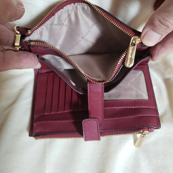 NWOT Michael Kors Jet Set double zip saffiano leather burgundy wallet/clutch - Picture 8 of 13